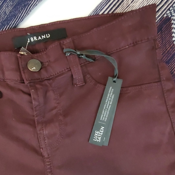 LAST CHANCE! CLOSET CLOSING! J Brand 485 Mid-Rise Skinny Luxe Sateen Pinot 24 - Picture 3 of 8
